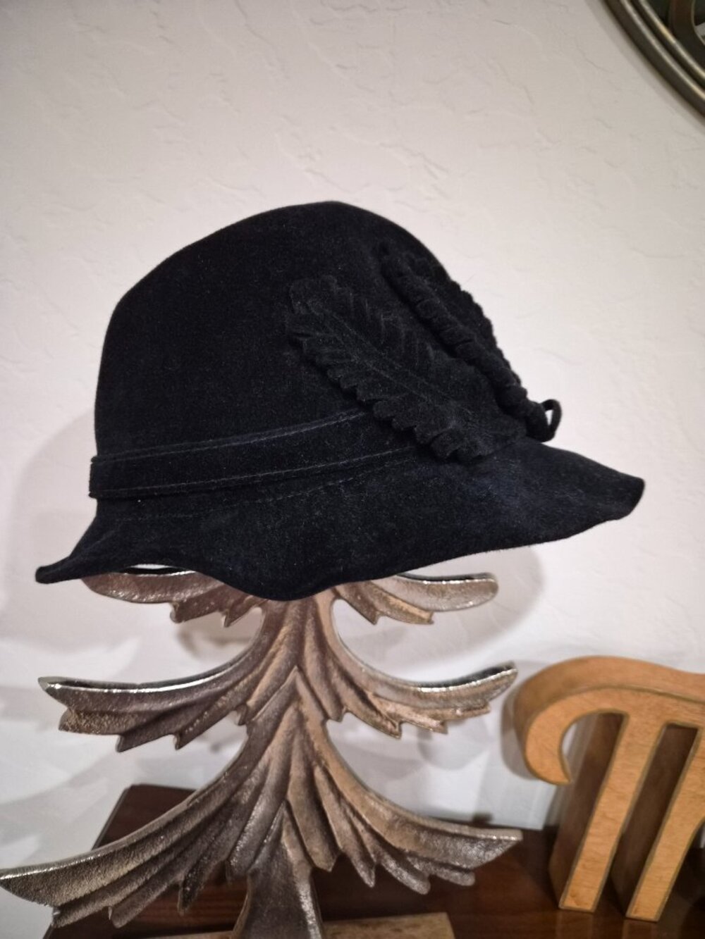 Helen Kaminski felt hat black